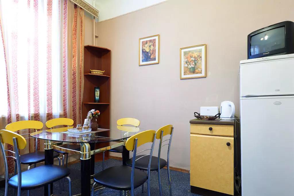 Home Hotel Apartments On Lva Tolstogo Kiev Eksteriør bilde