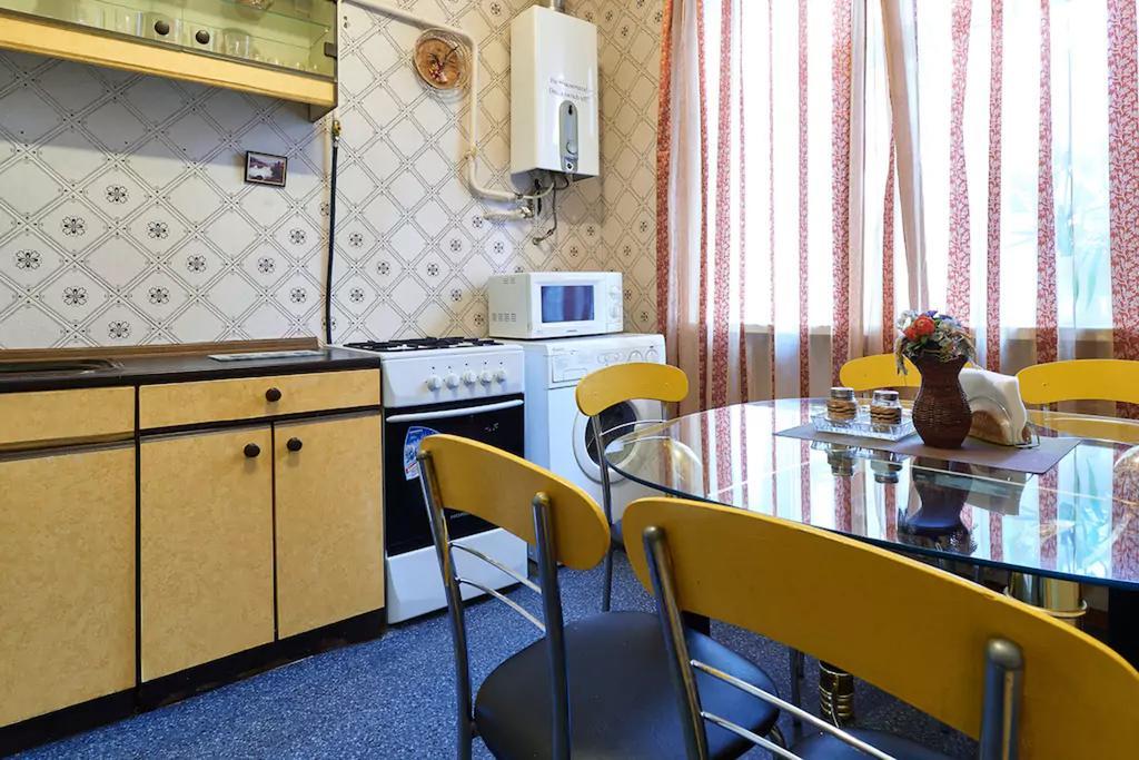 Home Hotel Apartments On Lva Tolstogo Kiev Eksteriør bilde