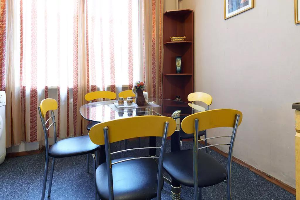 Home Hotel Apartments On Lva Tolstogo Kiev Eksteriør bilde
