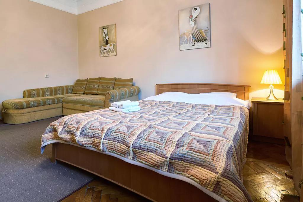 Home Hotel Apartments On Lva Tolstogo Kiev Eksteriør bilde